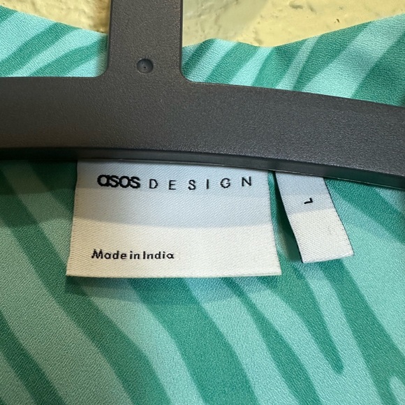 ASOS DESIGN relaxed revere shirt in blue zebra print - Picture 6 of 9